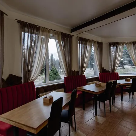 Котедж Яблуниця Holiday home *